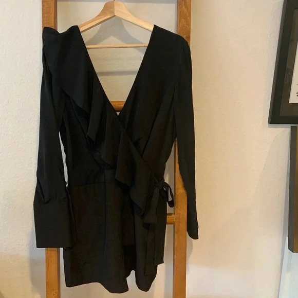 DVF DIANE VON FURSTENBERG NWT Silk Ruffle Asymmetric Sleeve Romper - Picture 7 of 12
